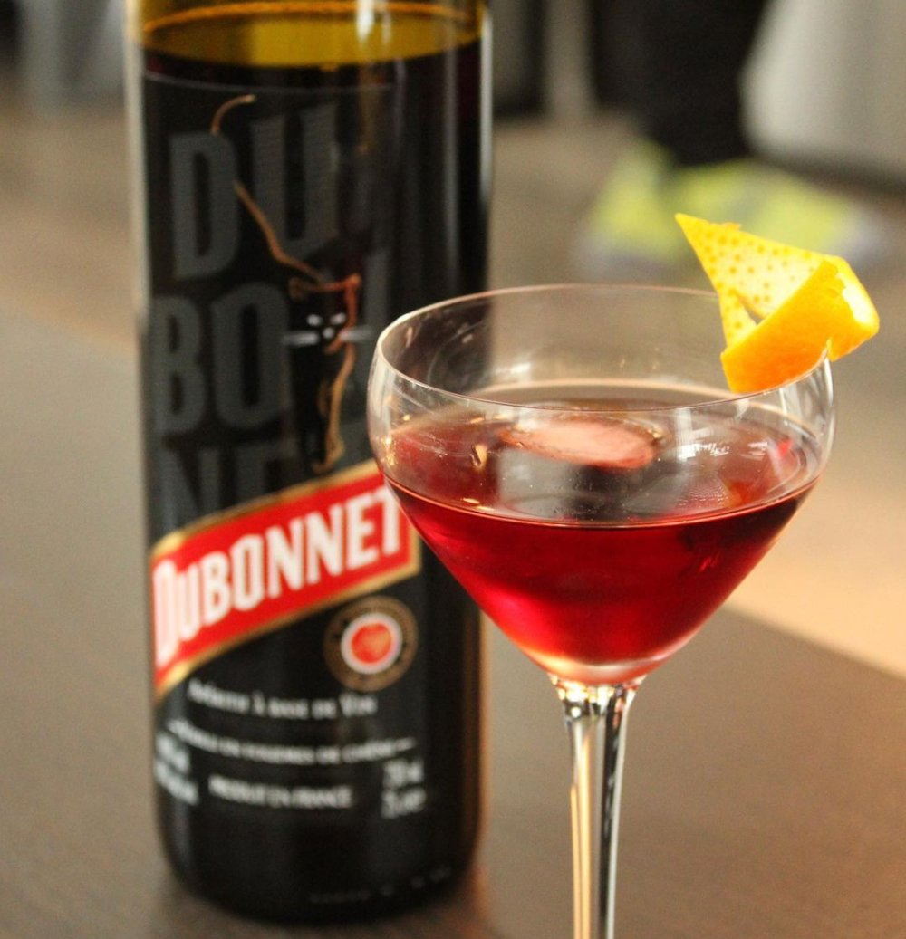 Exploring the Classic Gin & Dubonnet Cocktail: Recipe, History, Flavour Profile, and Cultural Significance - Liquor Wine Cave